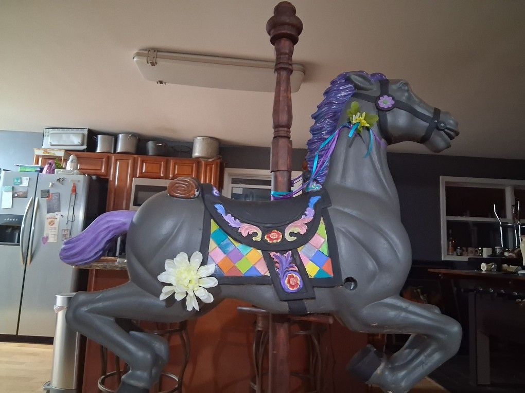 Large, Spinable Carousel Horse