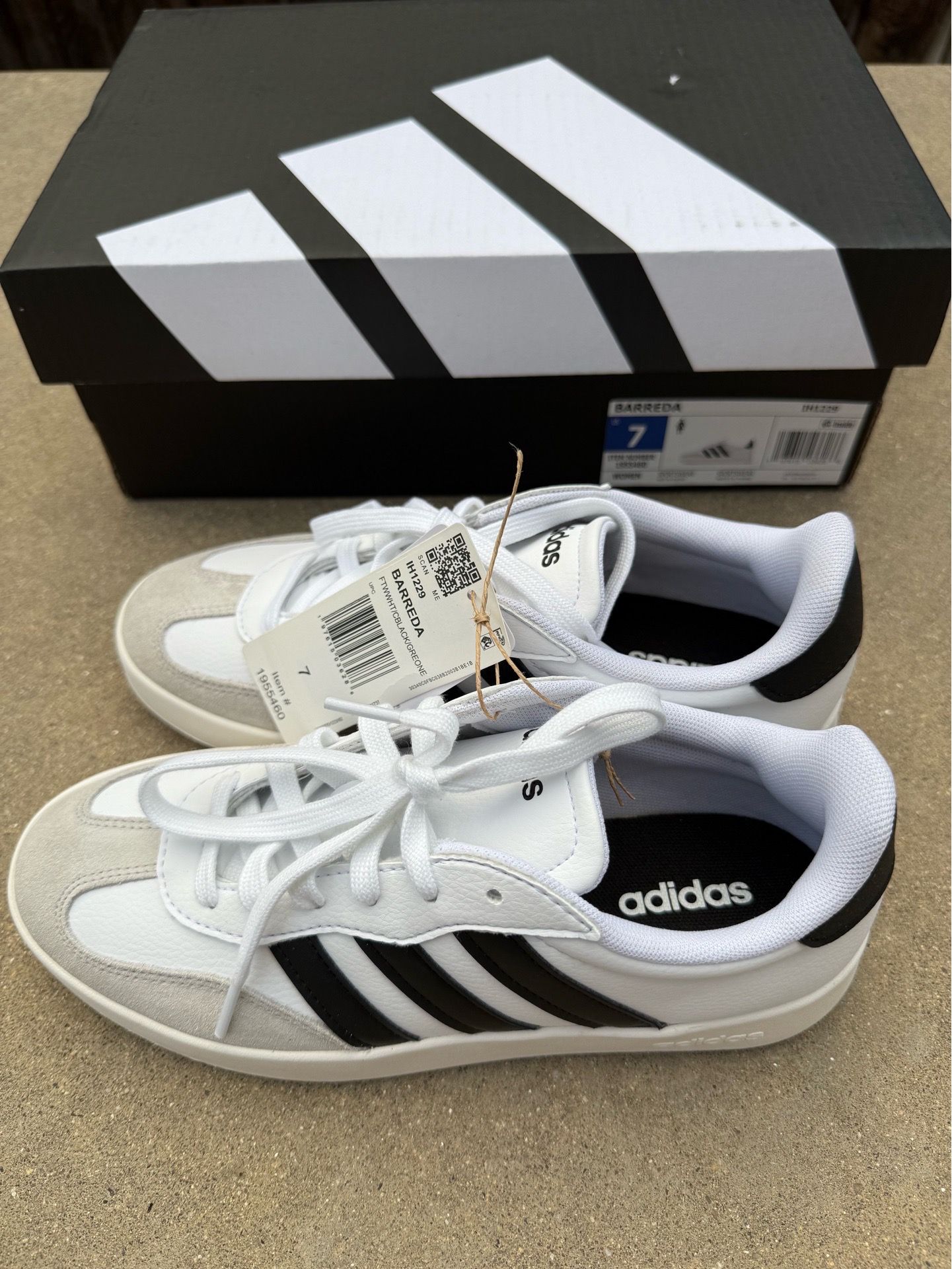 Adidas Barreda woman’s shoes size 7