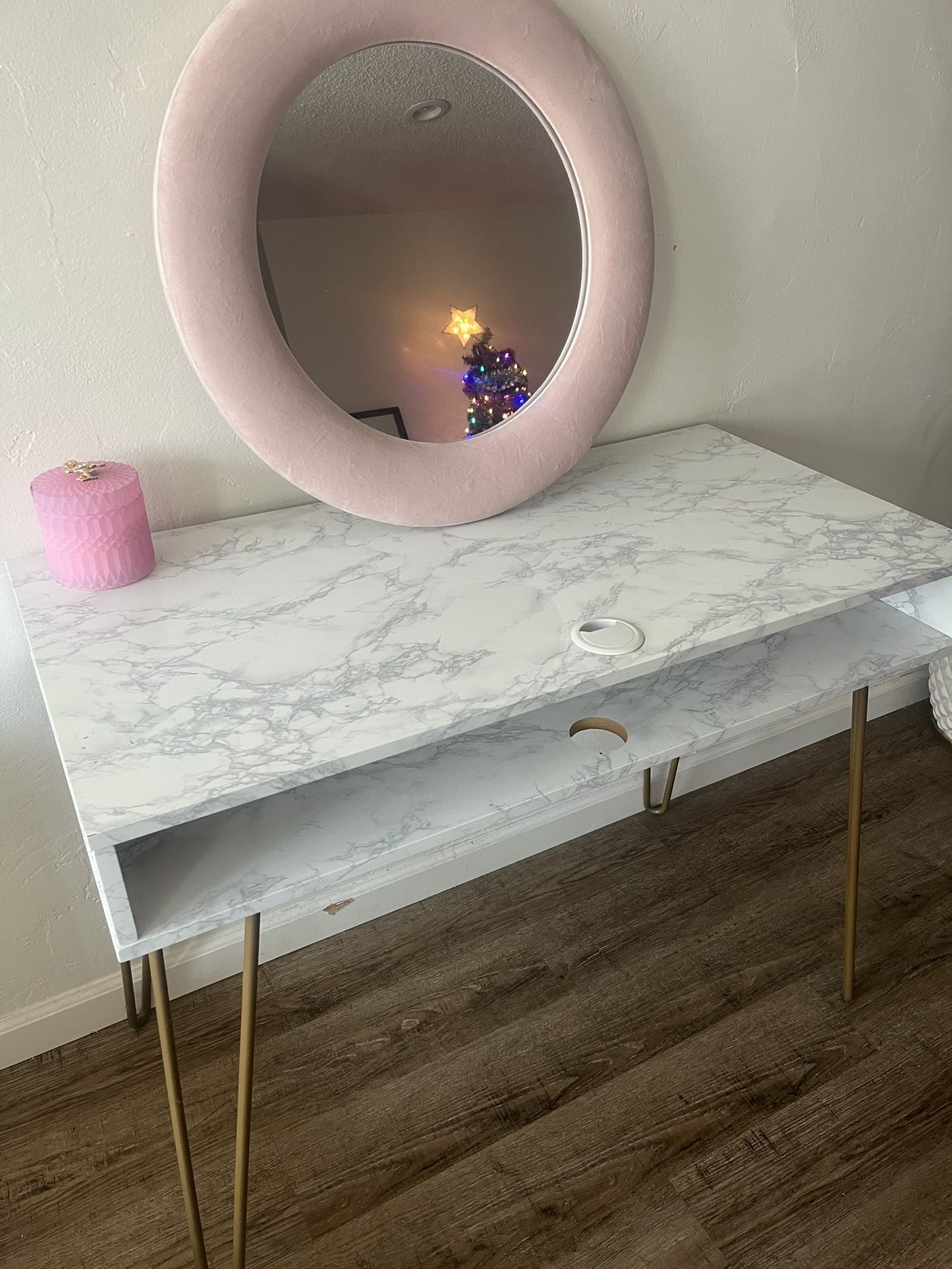 White Desk Or Vanity