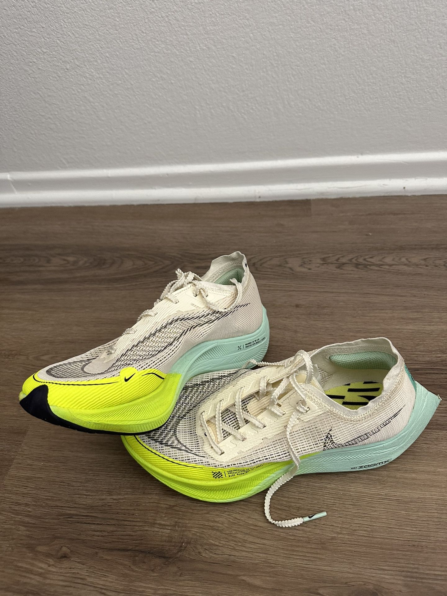 Nike ZoomX Vaporfly NEXT% 2 – Size: M 7 / W 8.5