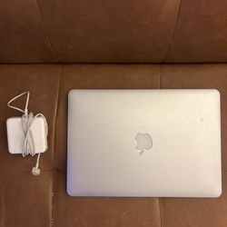 MacBook Air 13” – Like New 💻🔥