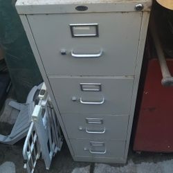 4 Drawer File Cabinet