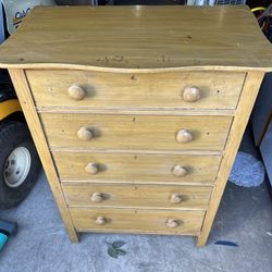 Dresser 