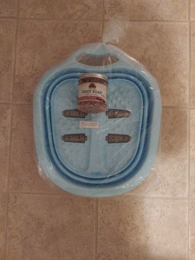 Collapsible Foot Soak Tub. And Foot Soak Detox Salt
