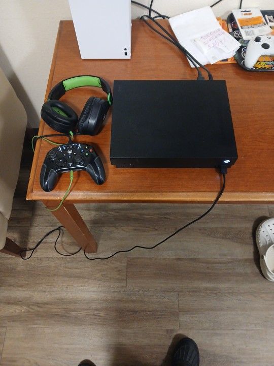 Refurbished XBOX ONE X 1TB