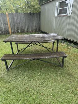 Pinic Table