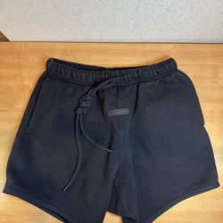 Essentials shorts Sz Small