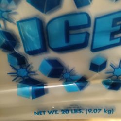 28" X 14 1/2" Ice Bags On Hanger 20 Lb Bags 