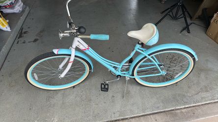Women’s Legacy Schwinn Bike