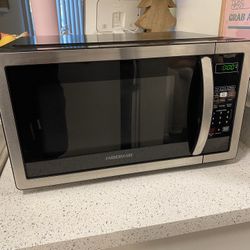 Faberware Microwave, 1.1 cu. ft. 