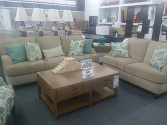 581 Lochian Bisque Collection