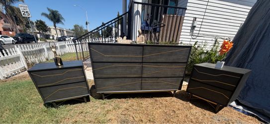 Moder dressers set ! Delivery 🚚