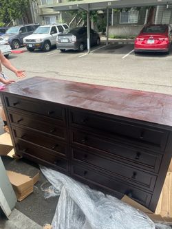 Dresser