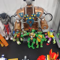 Selling A Bundle Of Mixed Toys Marvel DC McFarland Star Wars And Mixed All $100 Or Best Offer