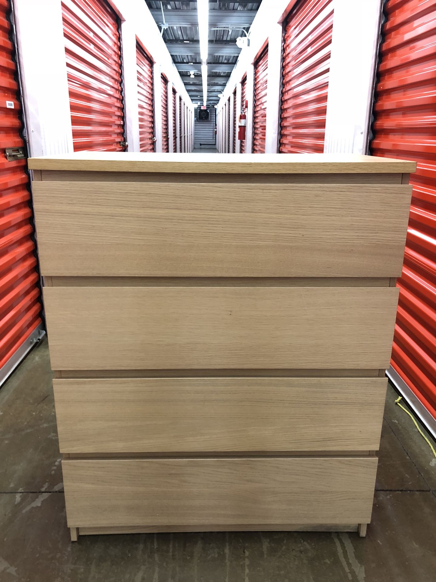 1 Nice 4 drawer dresser $125