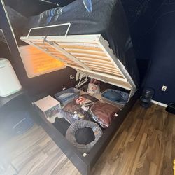 Queen Size Bed With Storage