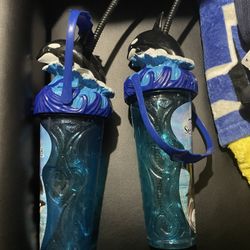 2 Seaworld Cups ( Used )