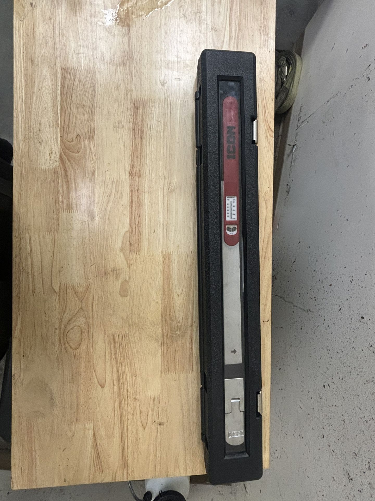 Icon Torque Wrench 250 Ft Lbs 