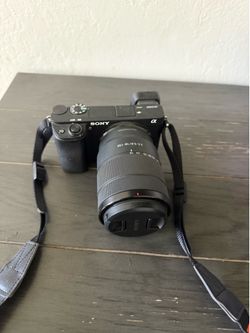 Sony 6300 camera with lens