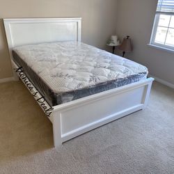 Queen Bed w/ Mattress