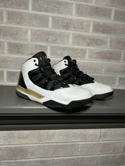Air Jordan Max Aura White Black Gold Men Size 9