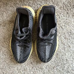 Yeezy Boost 350 V2 Carbon