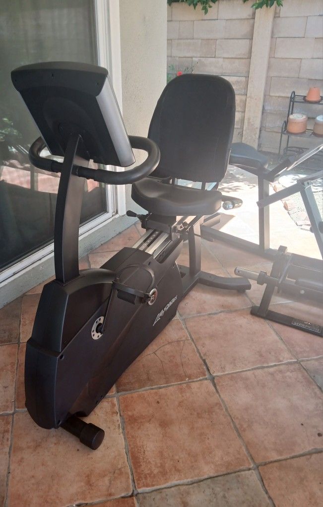 Life Fitness R3 Recumbent Bike, Technogym Precor Keiser Peloton Exercise Gym Equipment