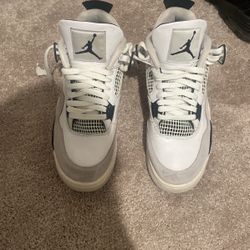 Jordan 4 Military