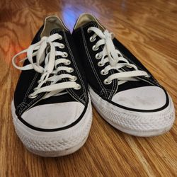 Womens Size 11 Converse Low Tops
