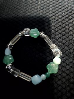 Beautiful Hand Made Glad Bead Bracket. size small