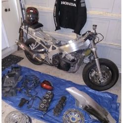 Honda Cbr 900Rrr  complete Bike and Parts finance available message with what you need