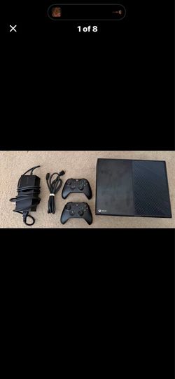 Xbox One Console 500GB + 2 Official Controllers + Cables