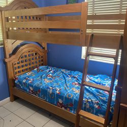 Bunk Bed /  Two Twin Beds 