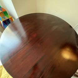 Crate And Barrel Extendable Table With 4 Chairs