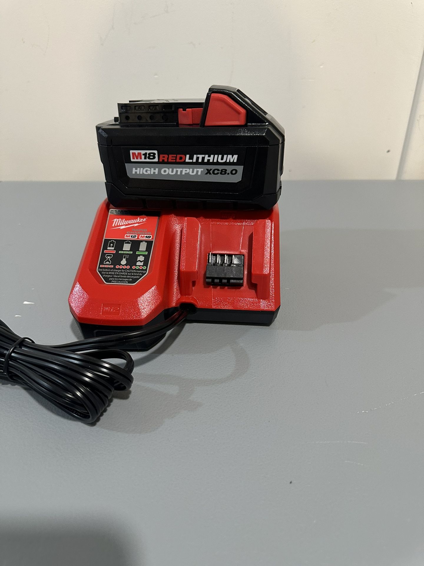 Milwaukee Combo Cargador Rápido Y Batería 8.0 High Output