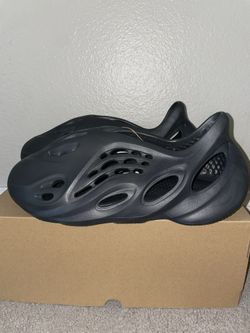 adidas Yeezy Foam RNR Onyx Size 12 New 