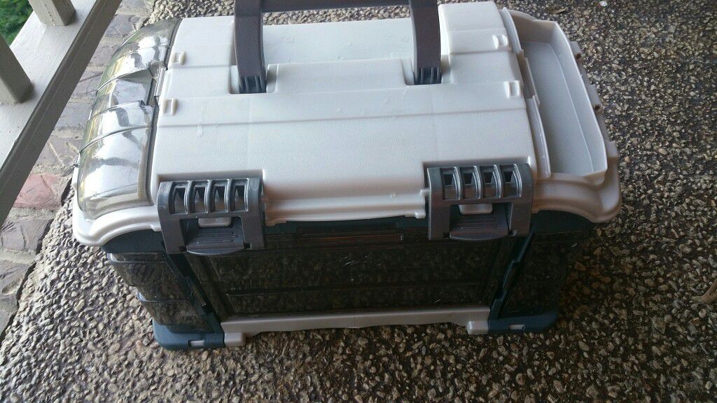 Plano 723 Fishing Tackle Box for Sale in Woodbury, TN - OfferUp