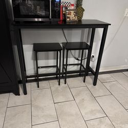 Black bar table and chair