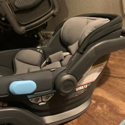 Baby car seat + Base, Uppababy Mesa V2