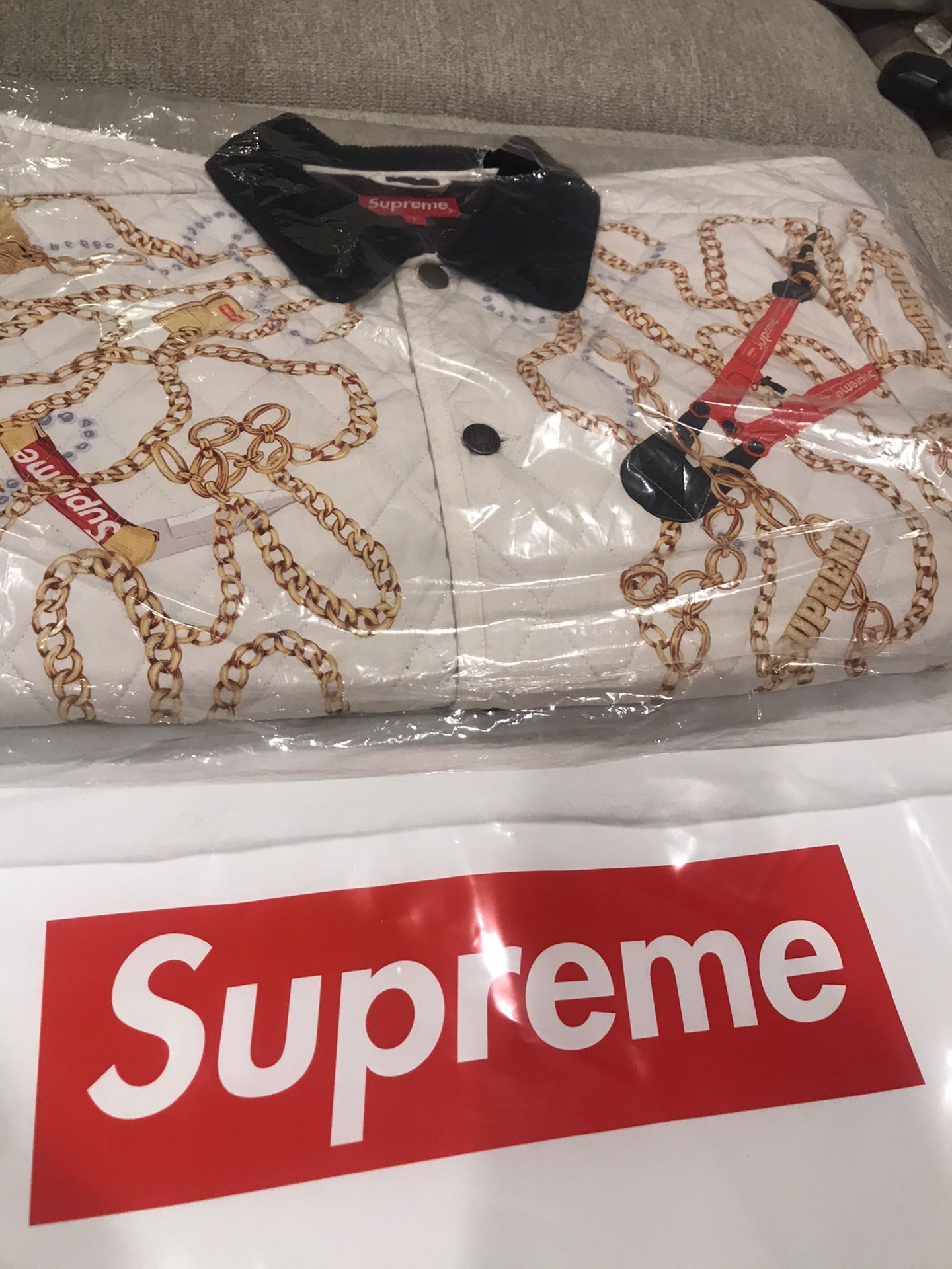 Supreme Jacket (white chains design) (authentic)
