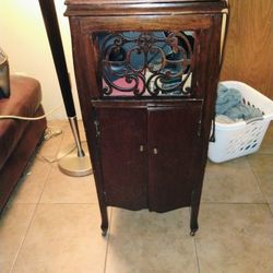 ANTIQUE NO STEREO INSIDE STILL NICE