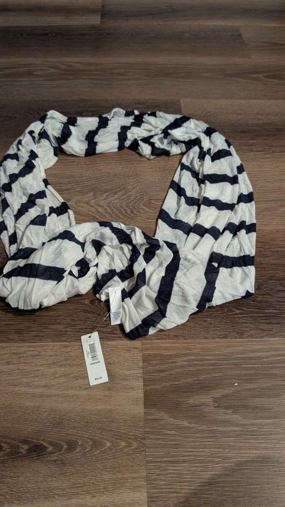 NWT GAP Infinity Scarf