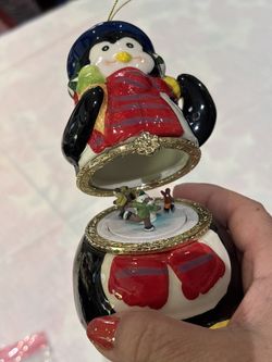 Christmas penguin windup music “Joy to the World “ ornament or table decor open and figures turn