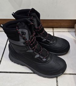 NEW Size 11 Insulated Winter Snow Boots FREE SOLDIER Brand Tactical Black Grey

Durable black and grey winter boots. Has red and black laces. High-top
