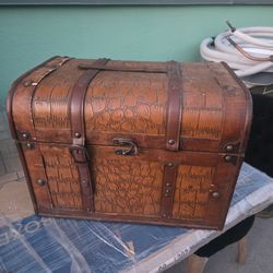 Vintage Storage Chest