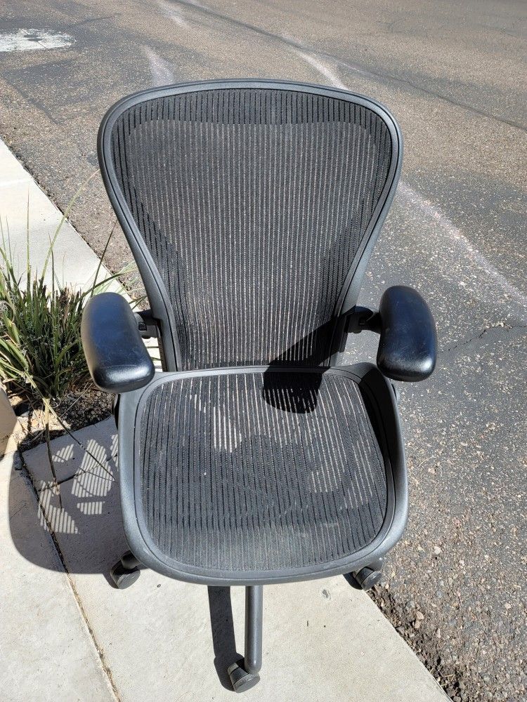 Herman Miller Aeron Office Desk Chairs 