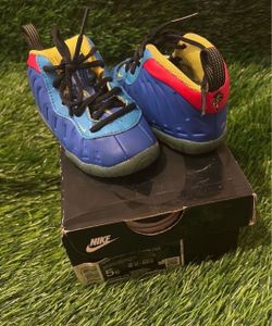 Kid’s Nike size 5c used with box