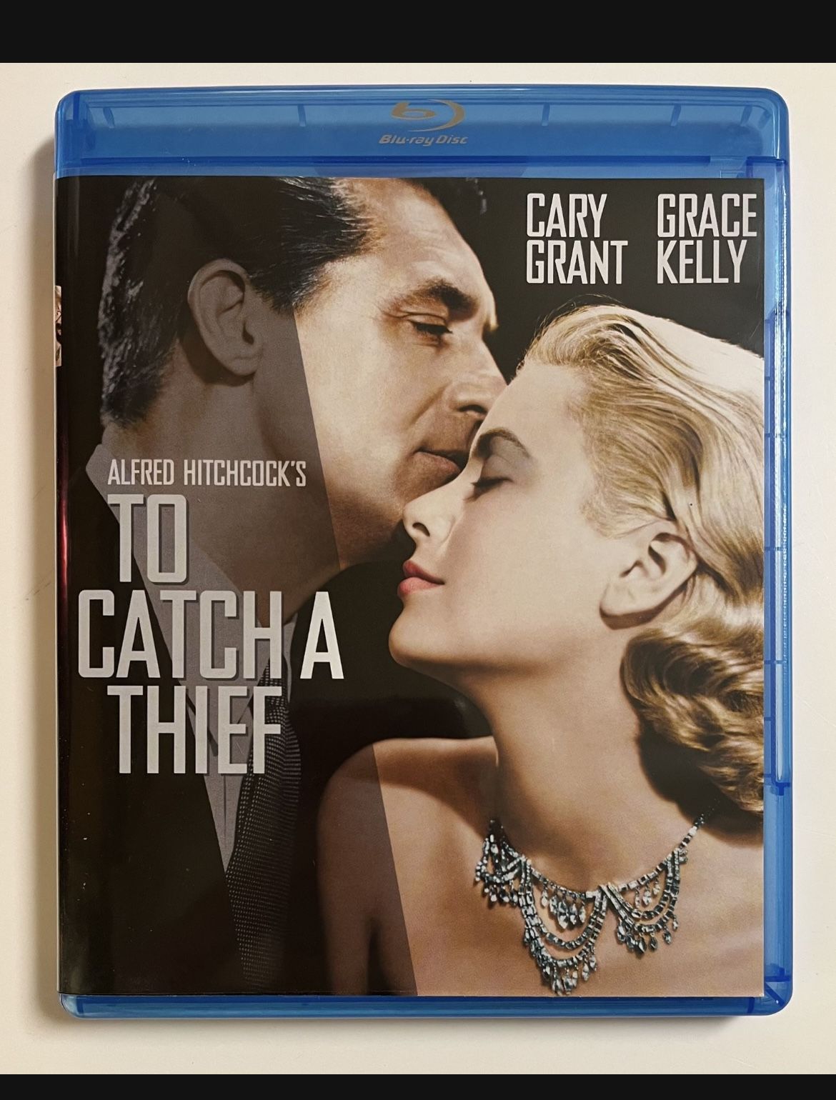 Alfred Hitchcock’s TO CATCH A THIEF (Blu-Ray Disc) Cary Grant & Grace Kelly, 1955 Classic Movie *Gently Used, Only Watched Once*