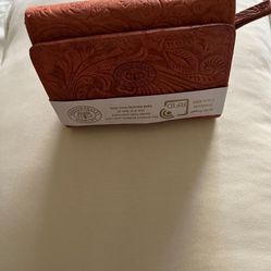 It’s Very Good Leather Wallet It’s London Leather Goods And It’s Brand New Never Been Used 