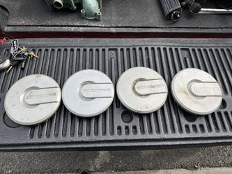Hummer H2 wheel hubcaps